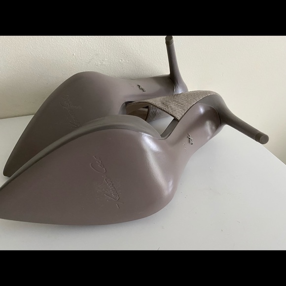 Kenneth Cole Ankle strap heels mules Gray Snake - Picture 10 of 15